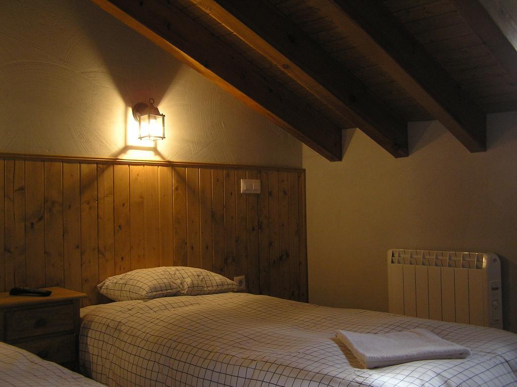 Hostal Rural Las Cuatro Calles San Martin del Pimpollar ภายนอก รูปภาพ