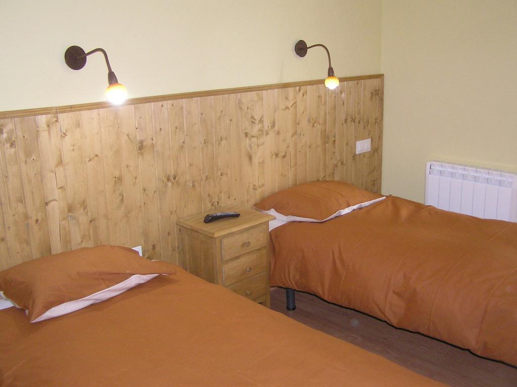 Hostal Rural Las Cuatro Calles San Martin del Pimpollar ภายนอก รูปภาพ